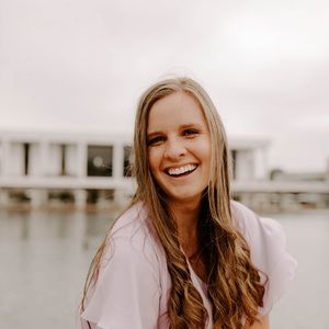 Meet your Posher, Lauren